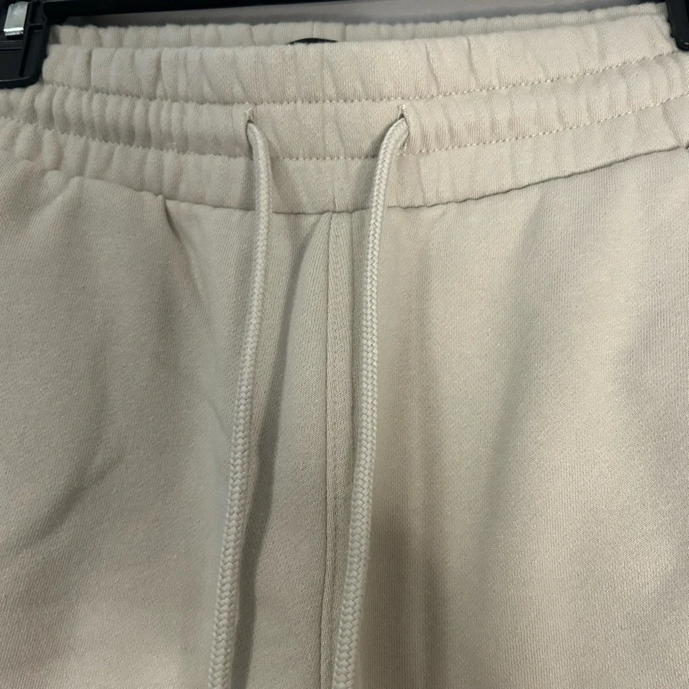 Men’s H&M Beige Casual Drawstring Shorts, Size S